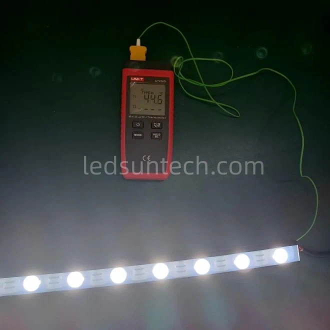 Working Temperature of 14.4W LED Flexible Wall Washer Lamp